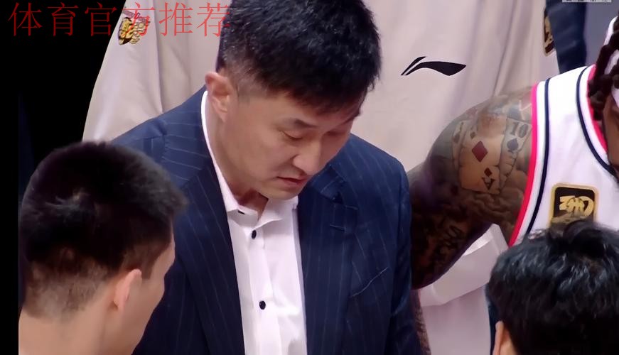 OG:球队半场阵地进攻中,球的转移速度明显比上赛季加快了 OG:球队半场阵地进攻中,球的转移速度明显比上赛季加快了